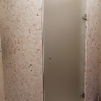 Радиусная (гнутая) дверь в душ